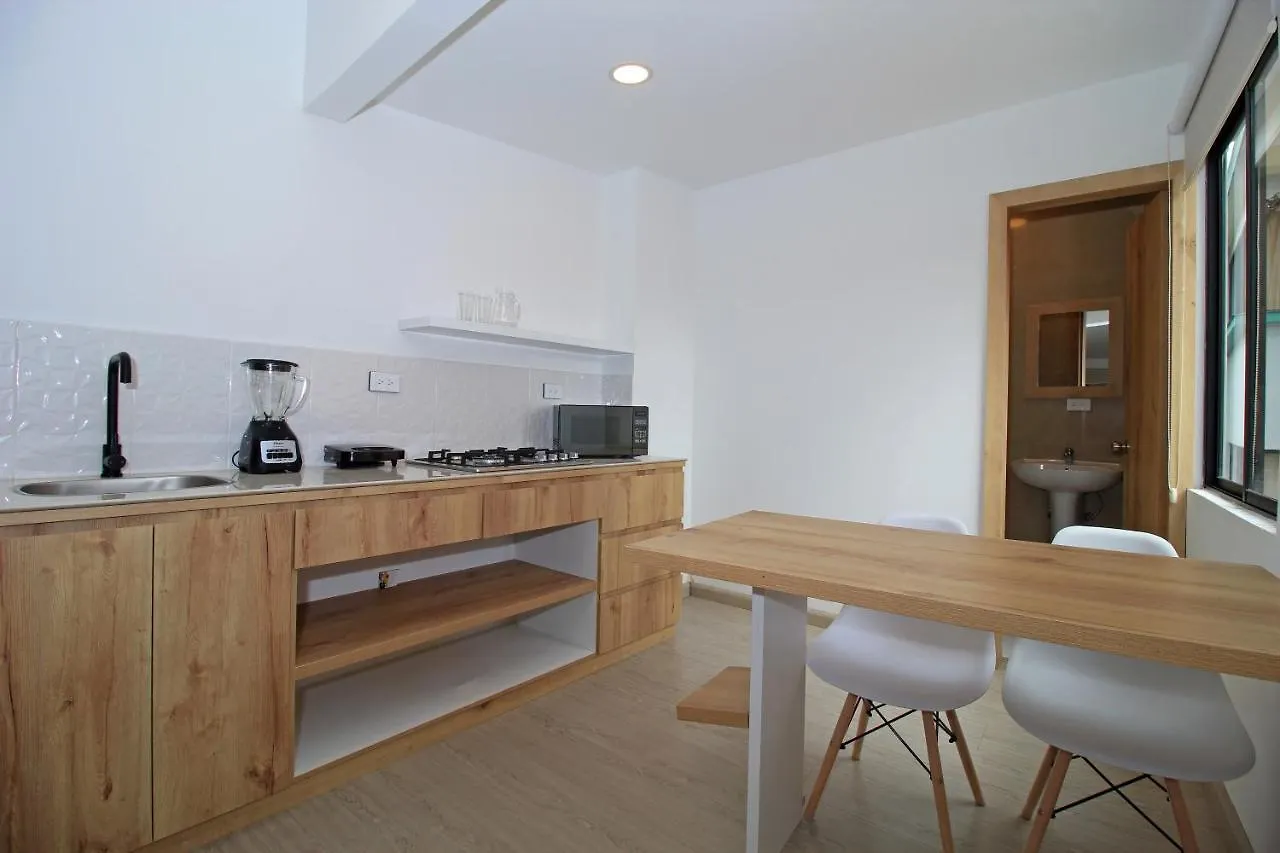 קואנקה Apart Hotel Casa Blanca 3*,  אקוודור
